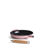 Poêle en fonte 28 cm de diamètre rose rétro avec manche en bois